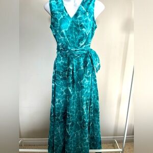 Description: Green Floral cinched waist dress ; Size : Small
